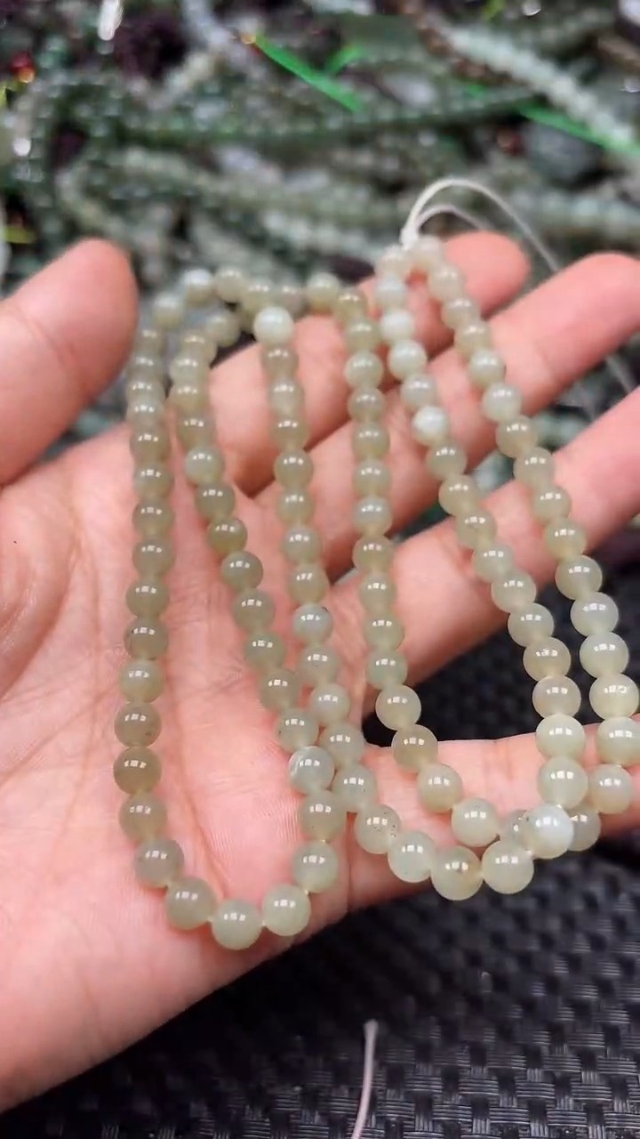 和田玉未镶嵌颈饰1