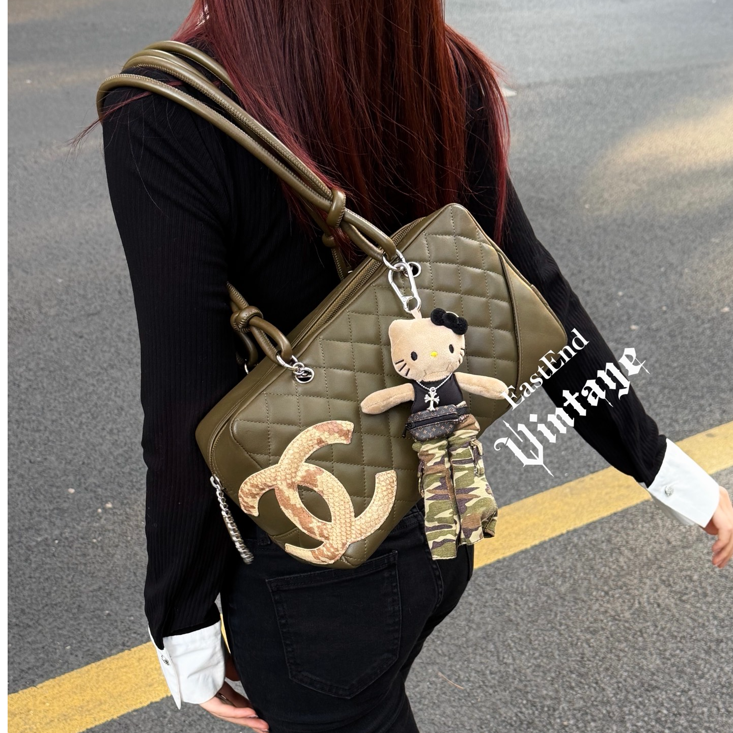 95新 Chanel/香奈儿 東区-军绿色蛇皮康鹏枕头包中号/81523