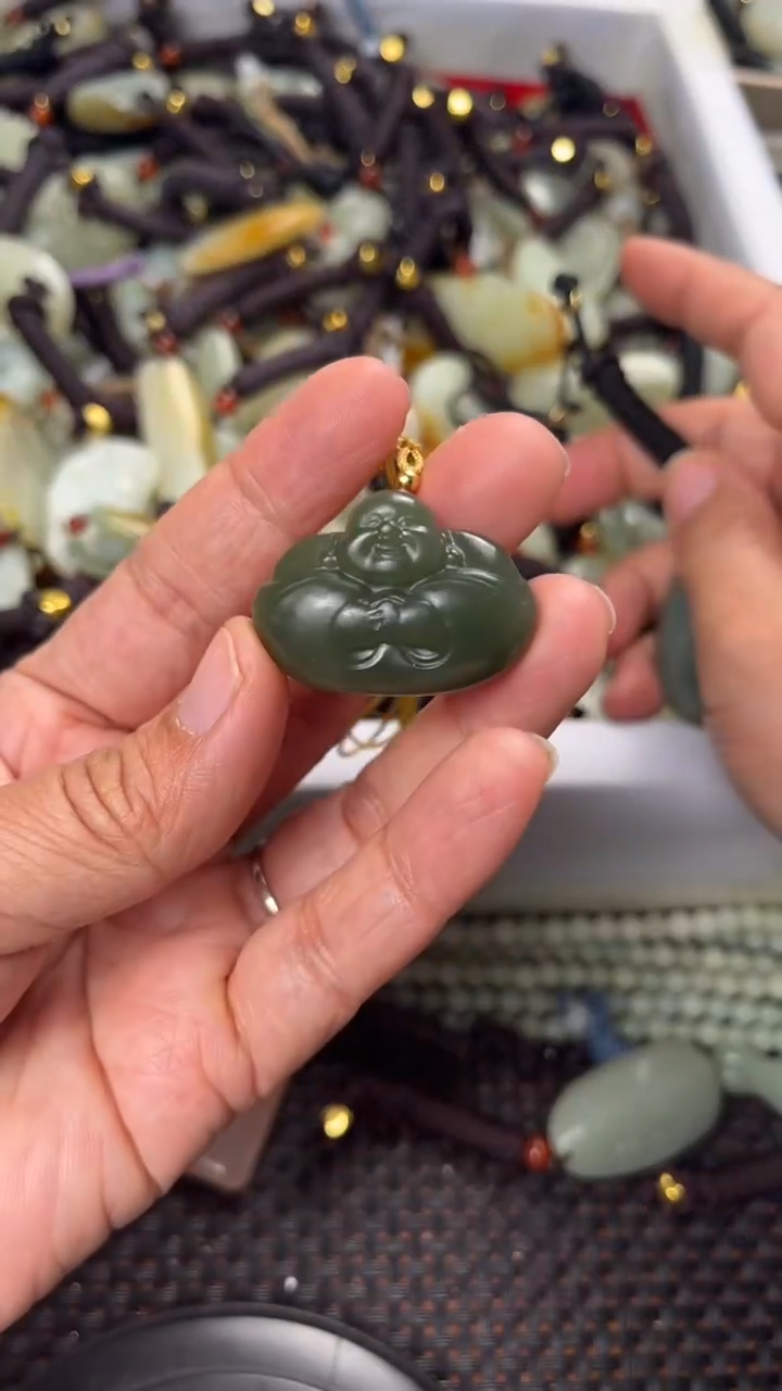 【闪购商品】和田玉颈饰未镶嵌多样性发货没有证书拍一发一有瑕
