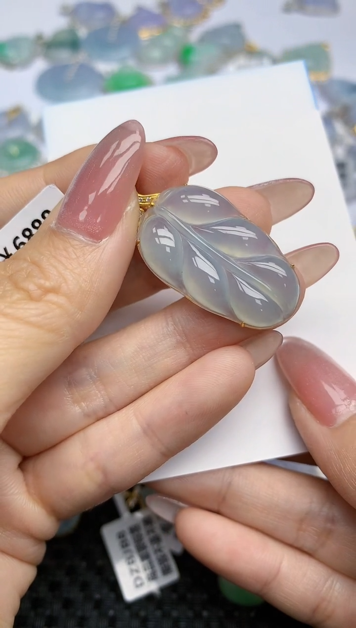 【闪购商品】翡翠颈饰18K金镶嵌天然翡翠A货