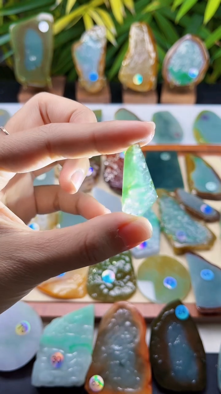 未镶嵌定制翡翠翡翠