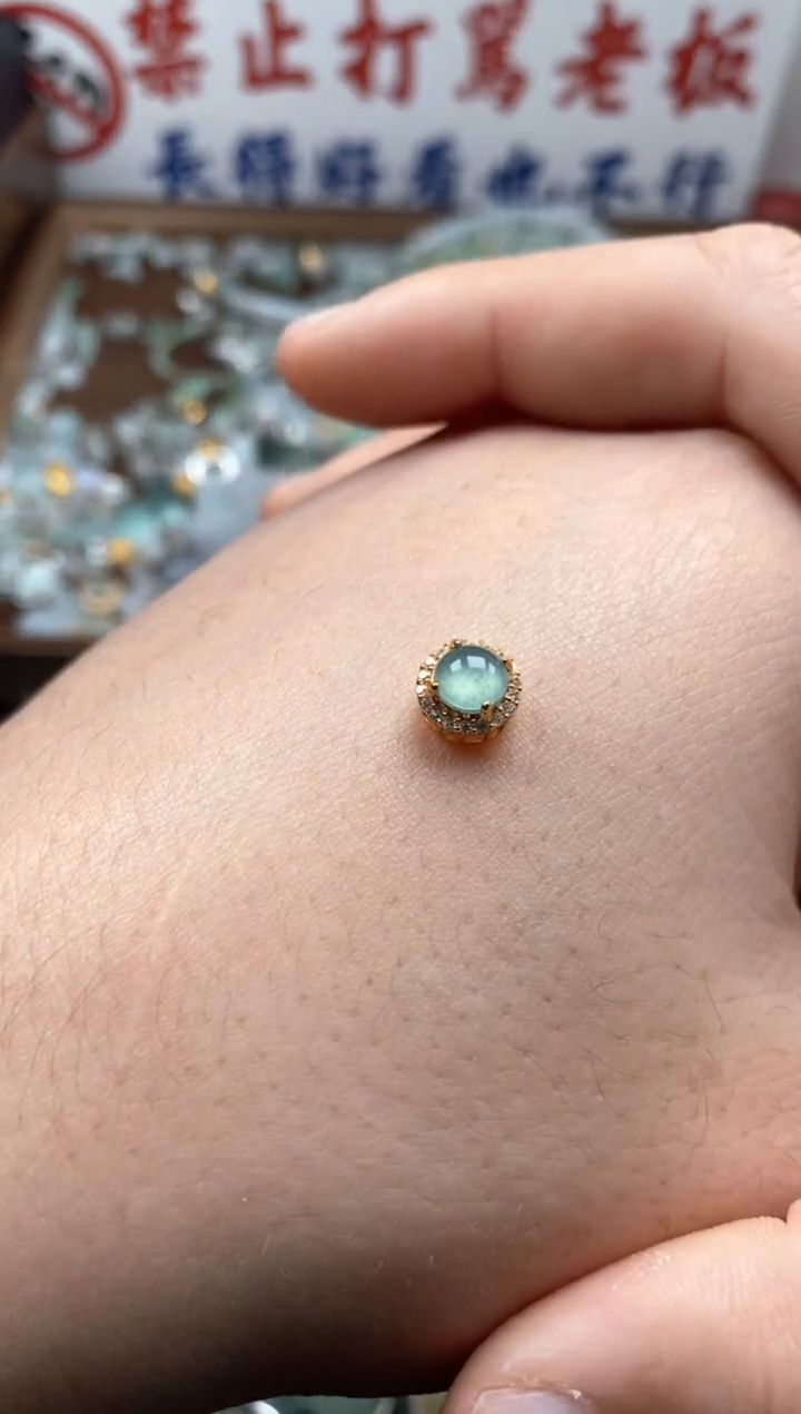 【闪购商品】翡翠颈饰未镶嵌哥哥