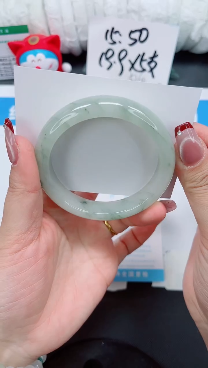 【闪购商品】石英质玉手镯未镶嵌57