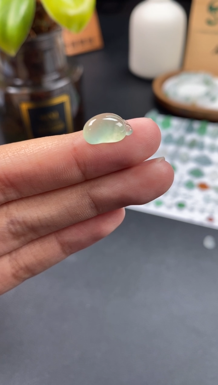 翡翠未镶嵌颈饰翡翠冰种福瓜