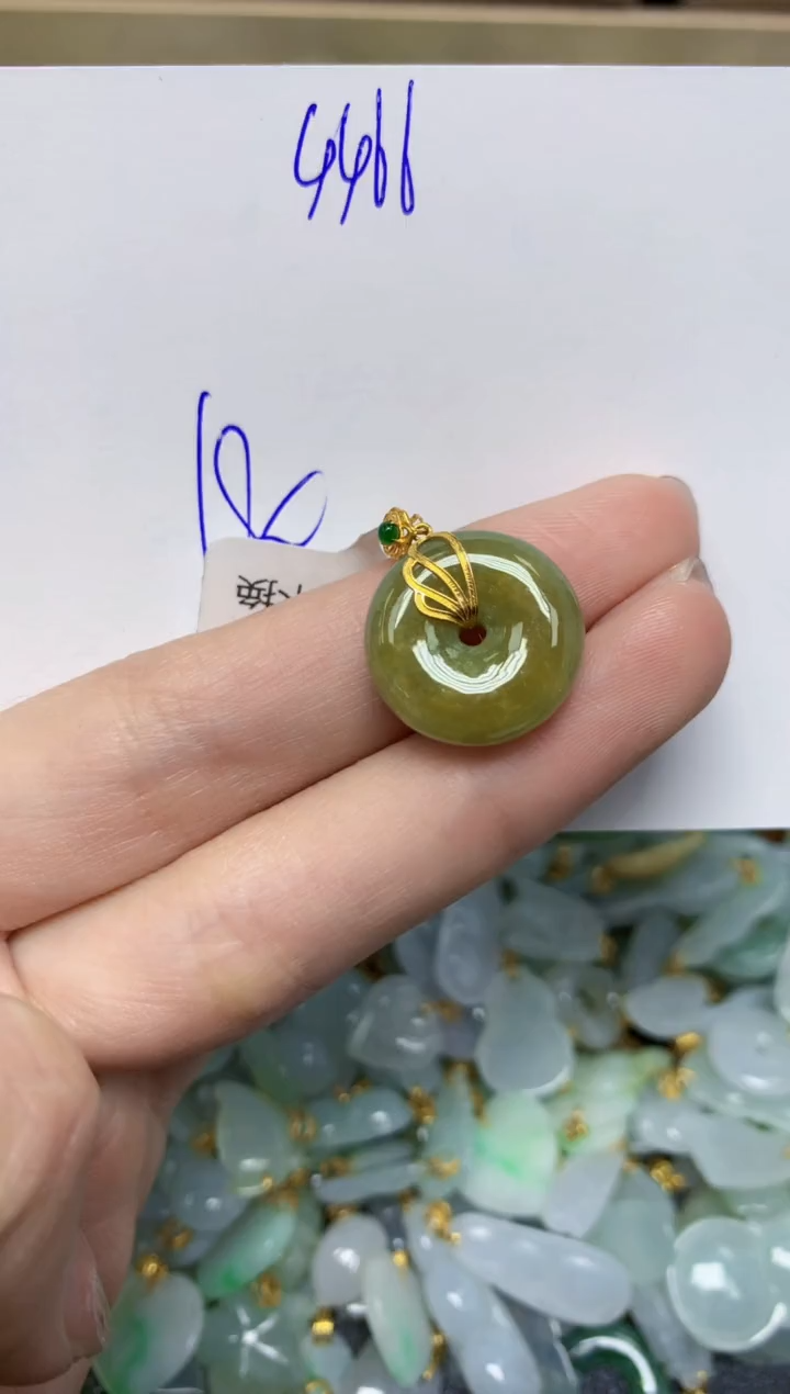 【闪购商品】翡翠颈饰18K金镶嵌天然翡翠A货