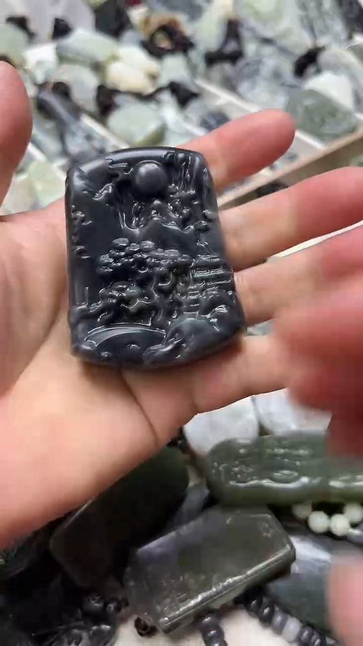 颈饰未镶嵌和田玉1