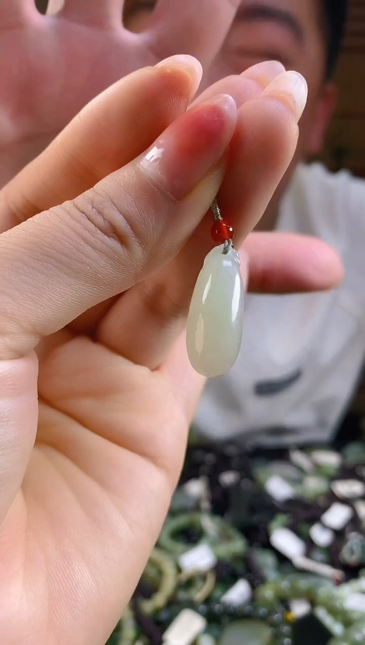 和田玉未镶嵌颈饰多样性发货，拍一发一