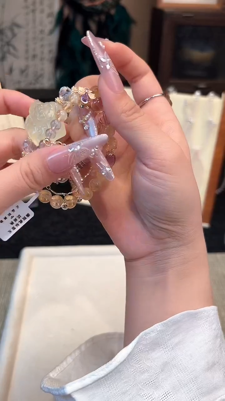 【闪购商品】水晶手链合金黄水晶星星狐