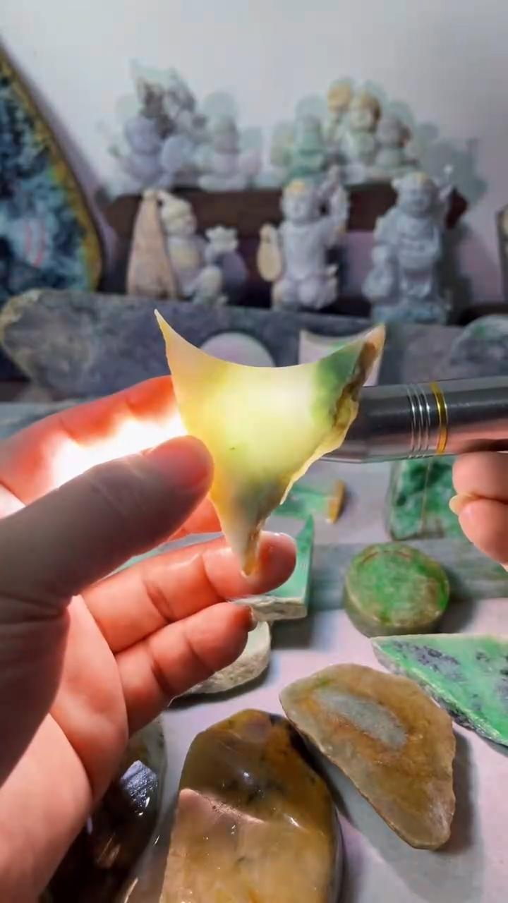 【闪购商品】翡翠吊坠(不含链)未镶嵌A191