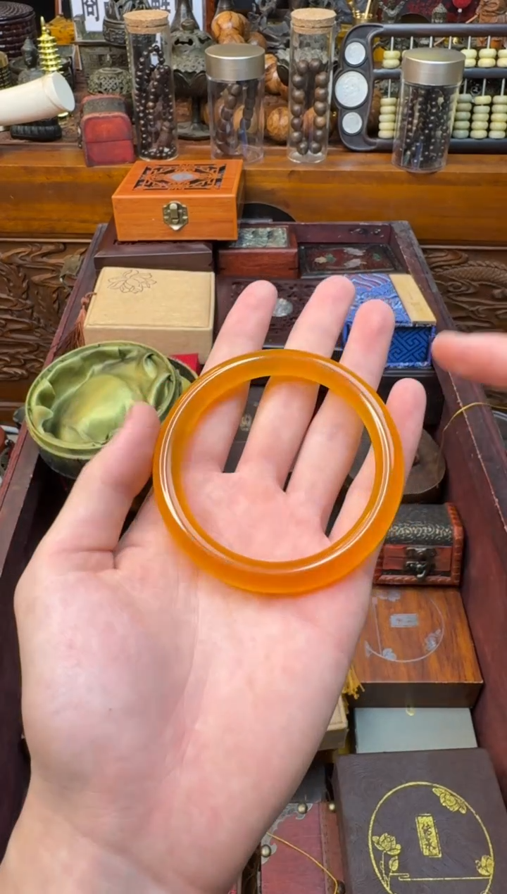 翡翠手镯未镶嵌————————————————1
