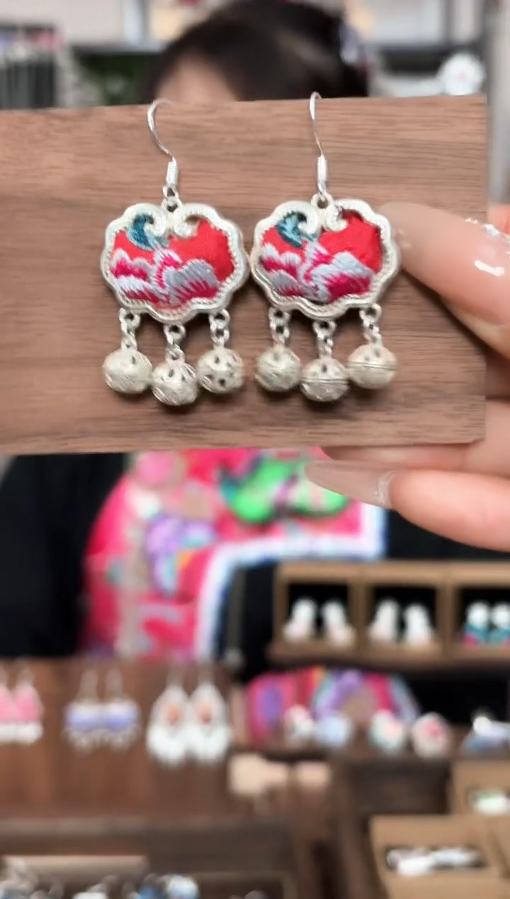 【闪购商品】织绣织绣民族风老绣饰品401