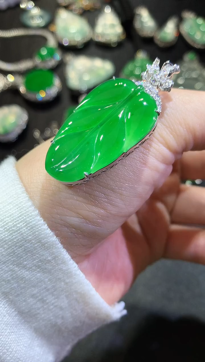【闪购商品】翡翠吊坠(不含链)18K金镶嵌55-叶子