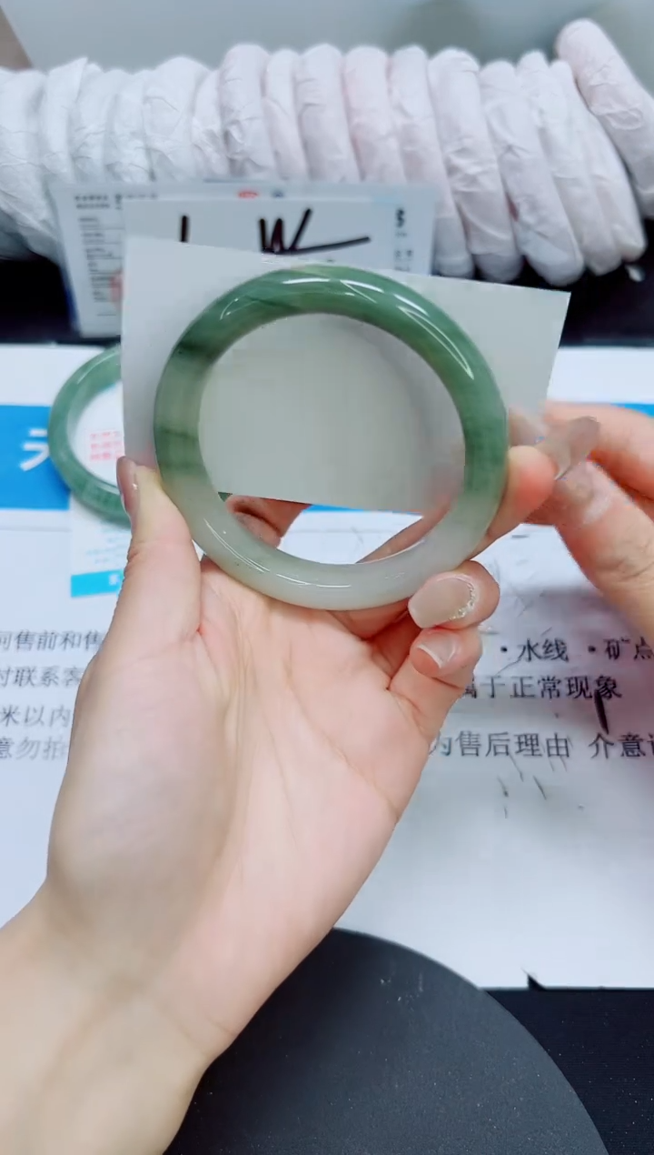 石英质玉未镶嵌手镯148/56.6