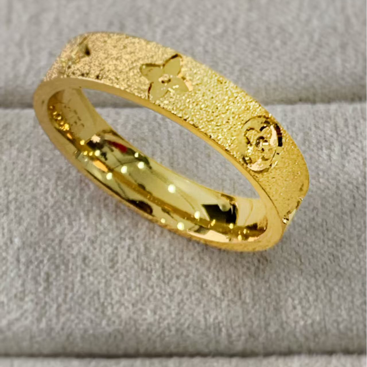  【202】  百 搭 古法光面时尚戒指