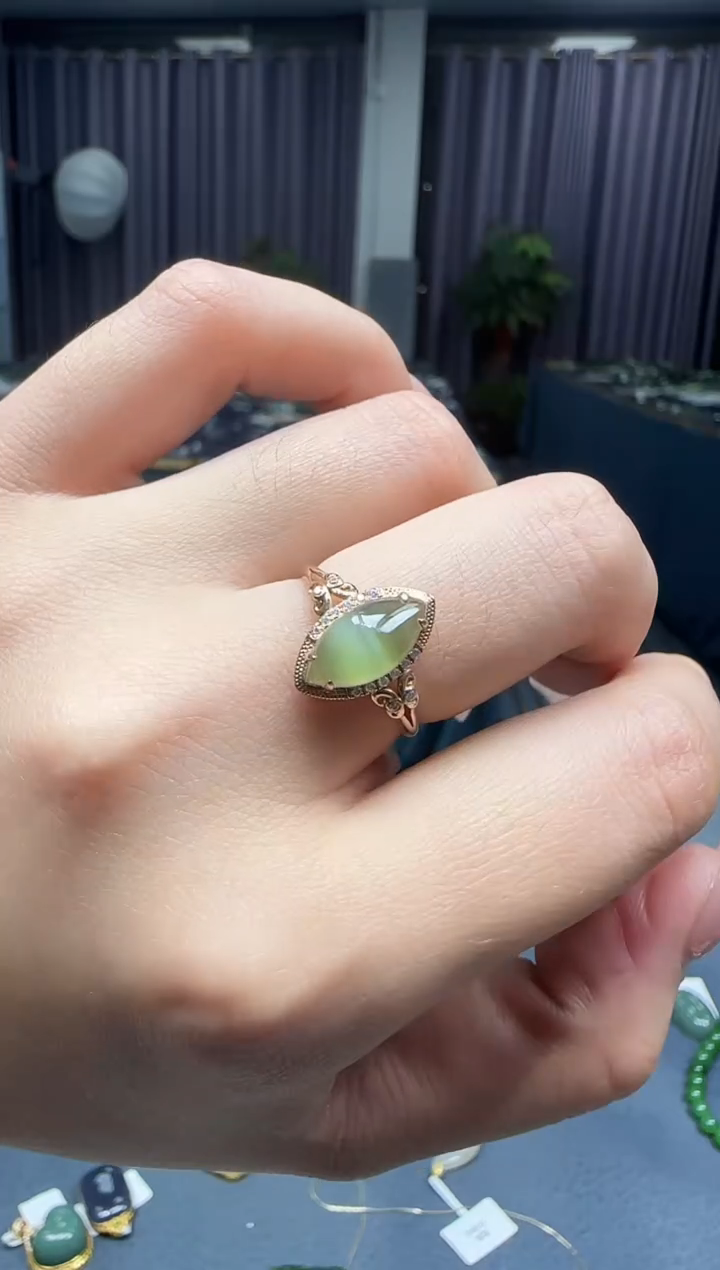 【闪购商品】和田玉戒指18K金镶嵌1