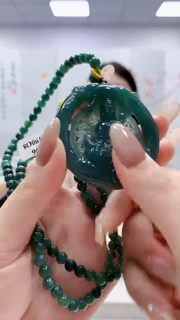 未镶嵌定制翡翠4812lr-毛货挂件赠珠链45