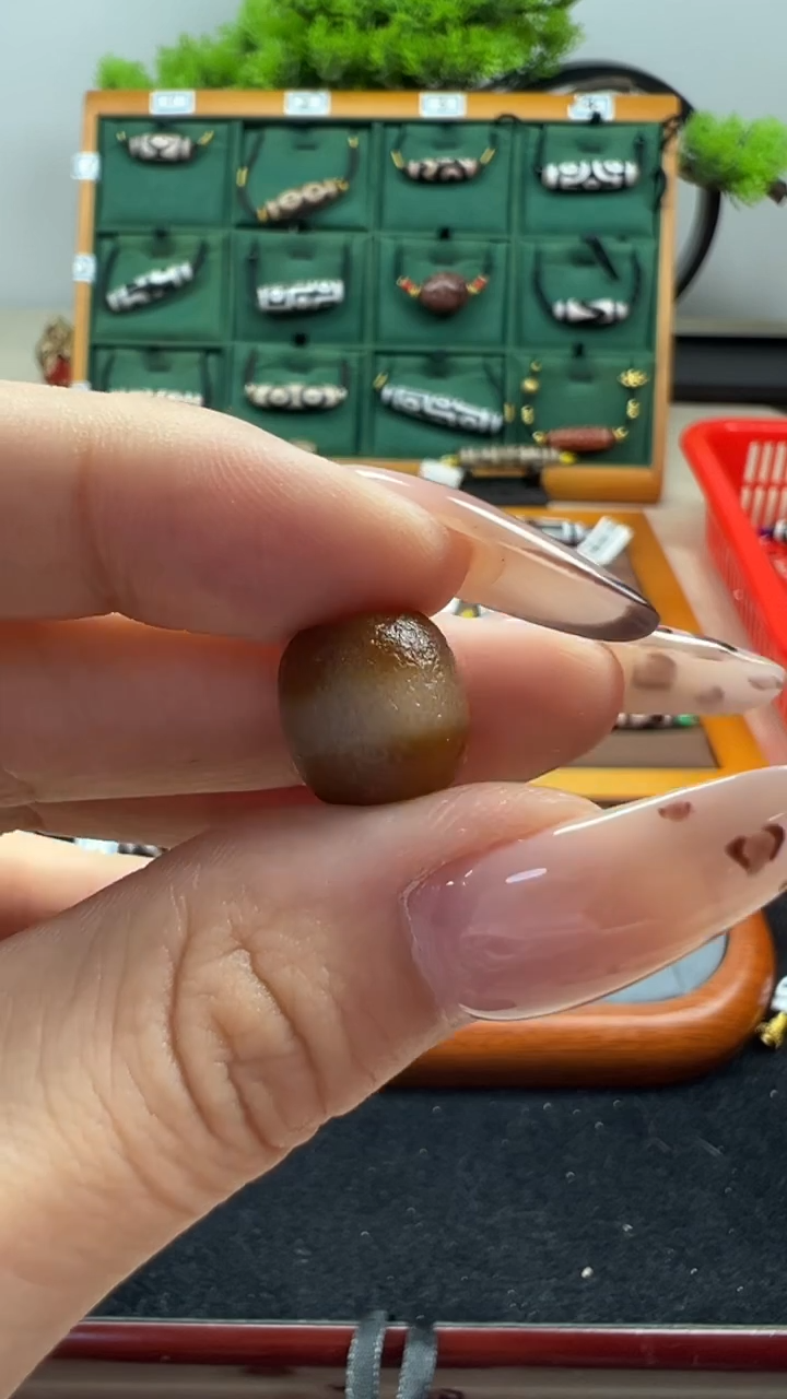 玛瑙/玉髓（覆膜）颈饰未镶嵌173.（微瑕）