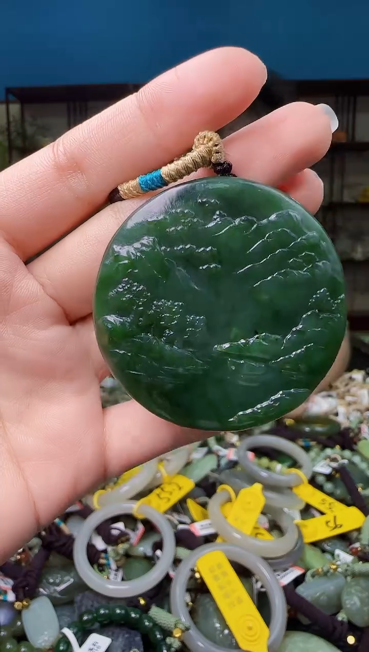 颈饰未镶嵌和田玉1