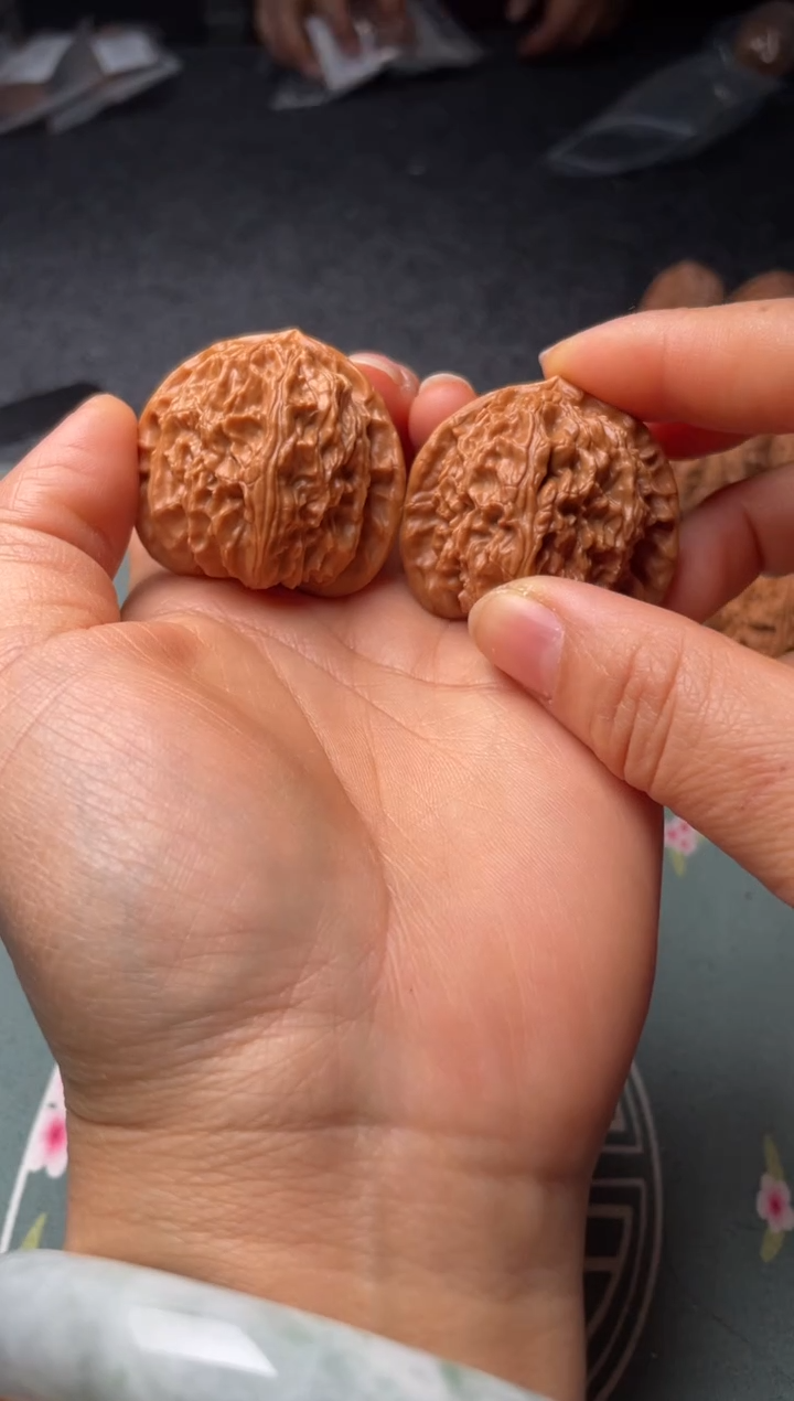 把件文玩核桃w333  白狮子 39尺