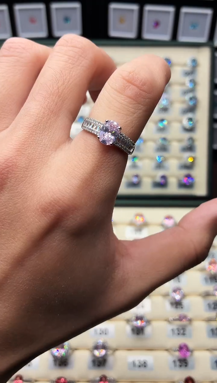 银S925镶嵌戒指绿柱石（摩根石）1111