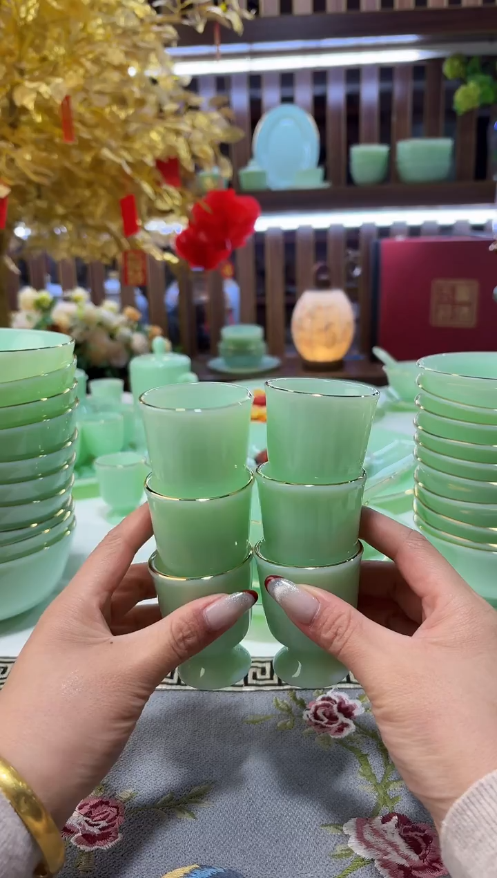 玉瓷高足酒杯6只