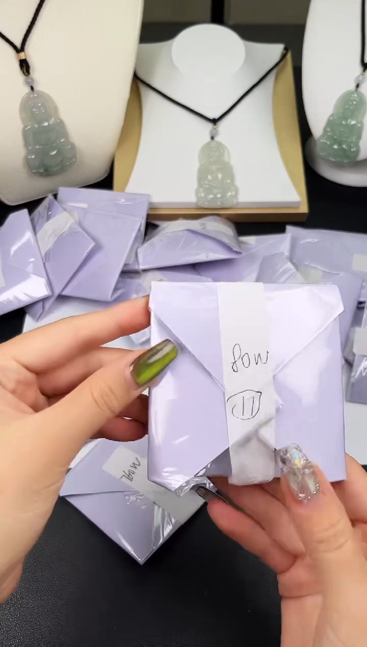 颈饰未镶嵌翡翠孤品-17