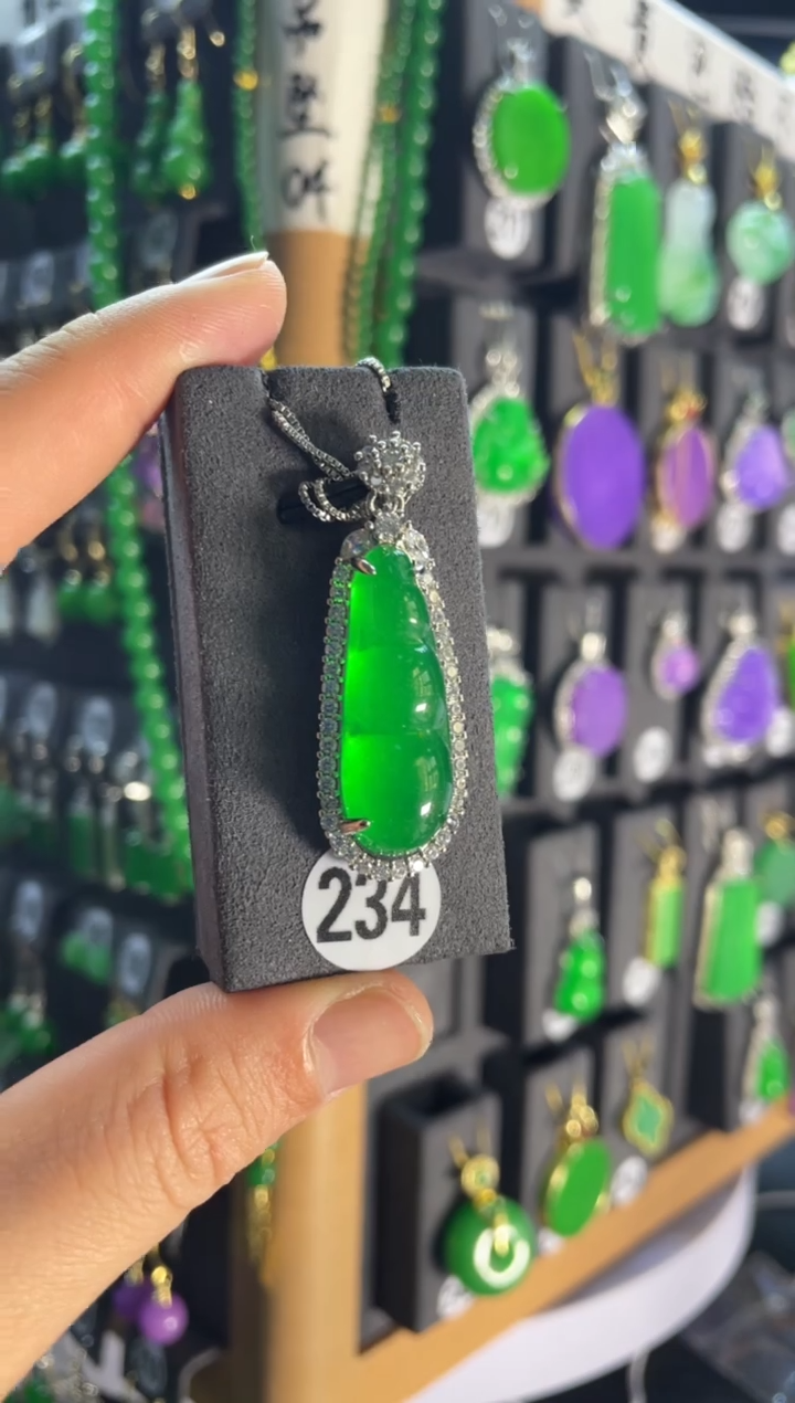 【闪购商品】翡翠耳饰银S925镶嵌234....