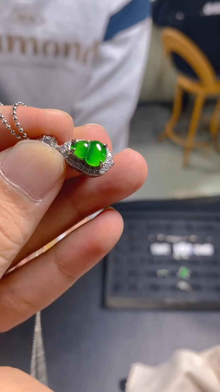 【闪购商品】翡翠吊坠(赠链)未镶嵌0732718330/多样性发一