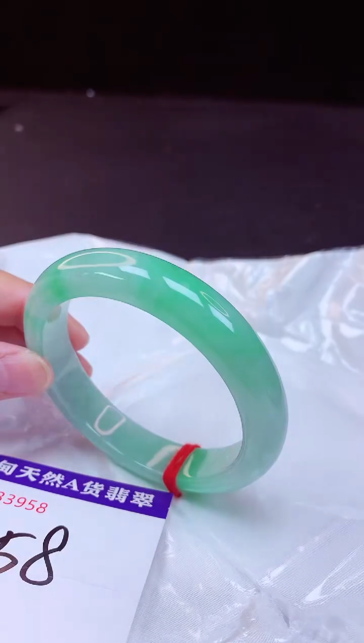 翡翠手镯未镶嵌58+             