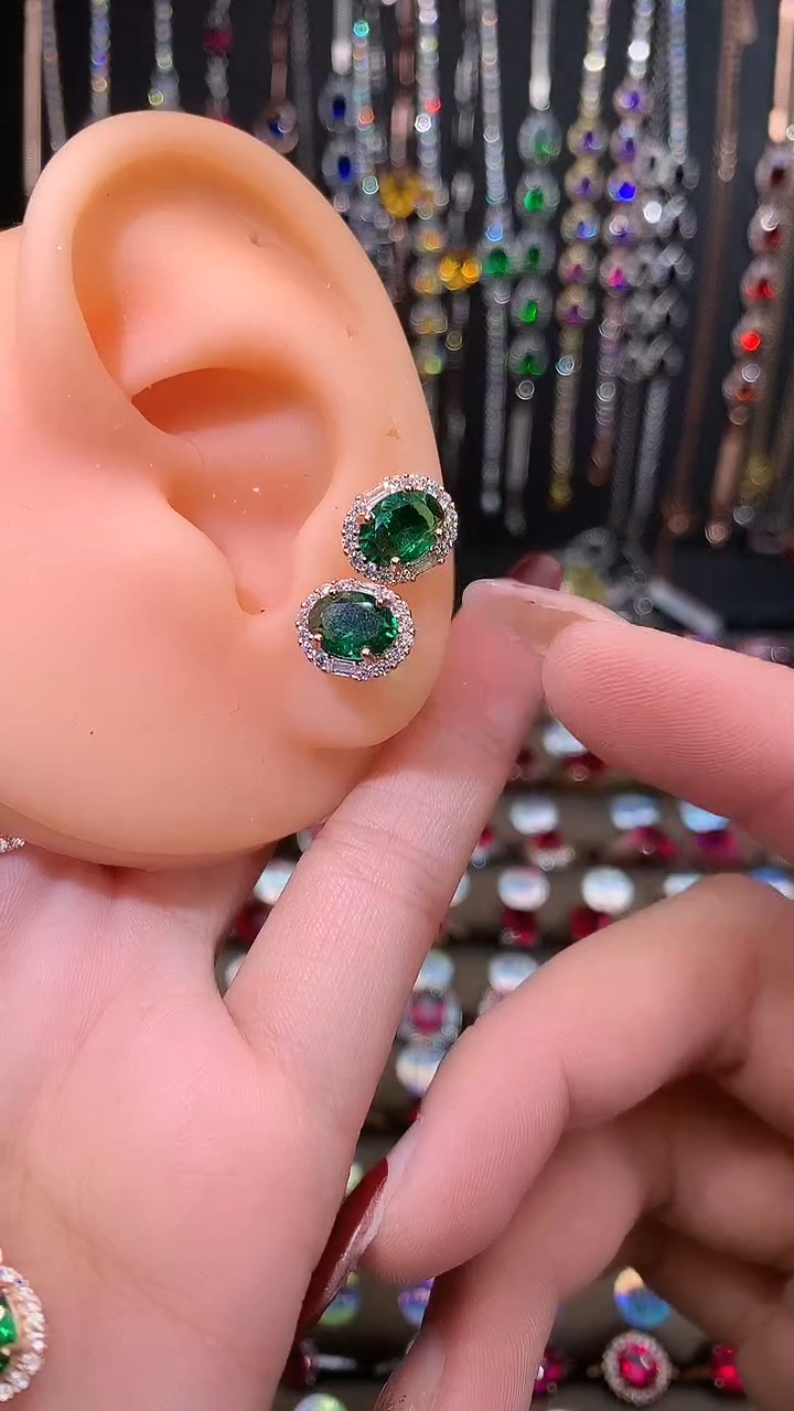 【闪购商品】透辉石耳饰银S925镶嵌6.8