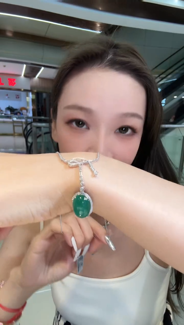 铂Pt950镶嵌项链祖母绿10.05ct