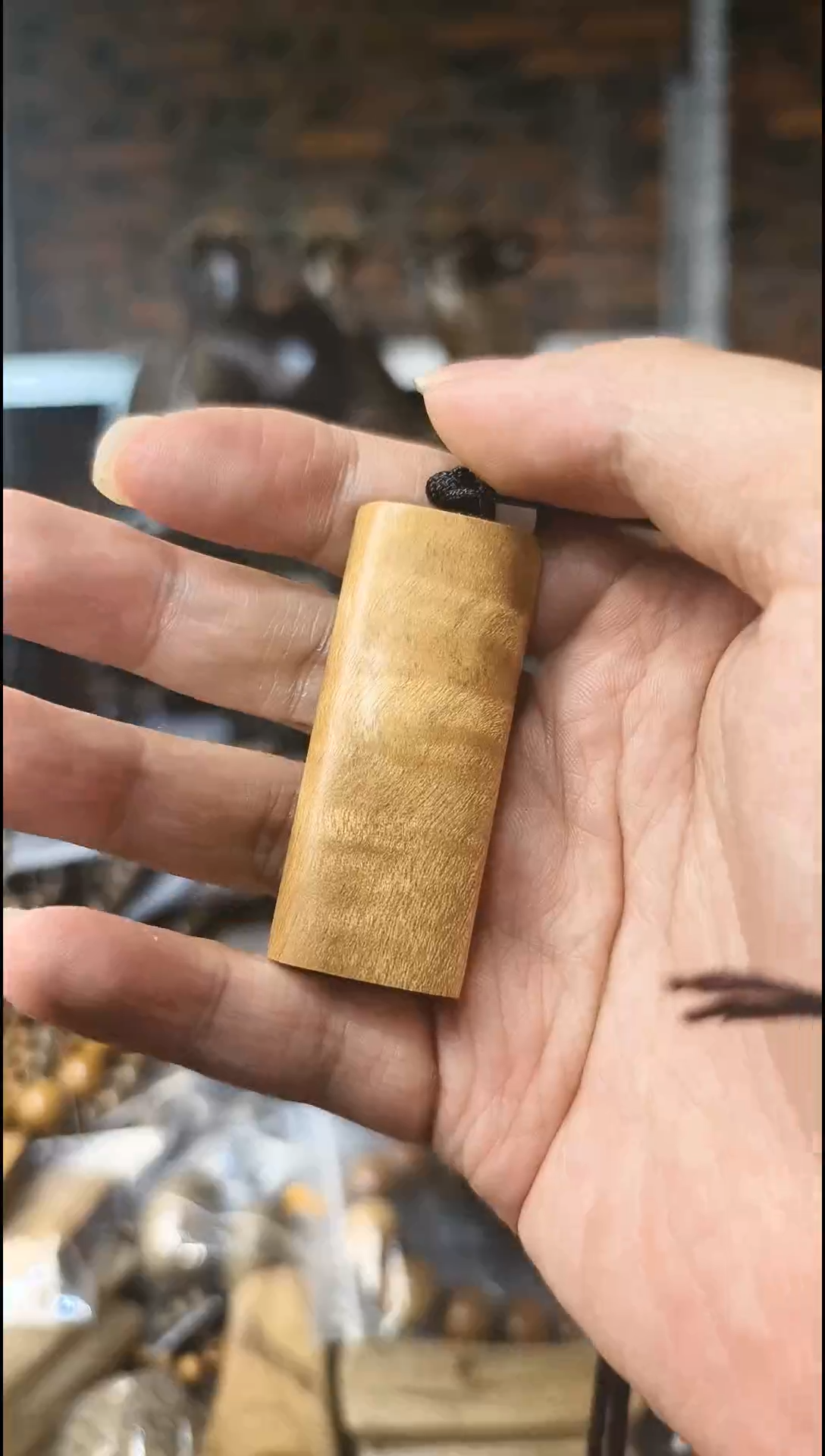 【闪购商品】金丝楠无事牌手把件