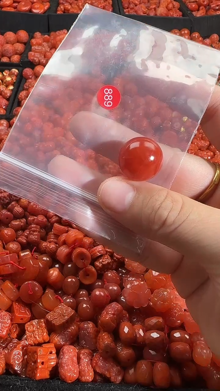 颈饰未镶嵌南红玛瑙1