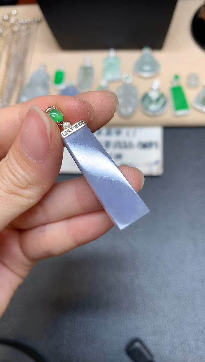 【闪购商品】翡翠颈饰18K金镶嵌无事牌【无服务费