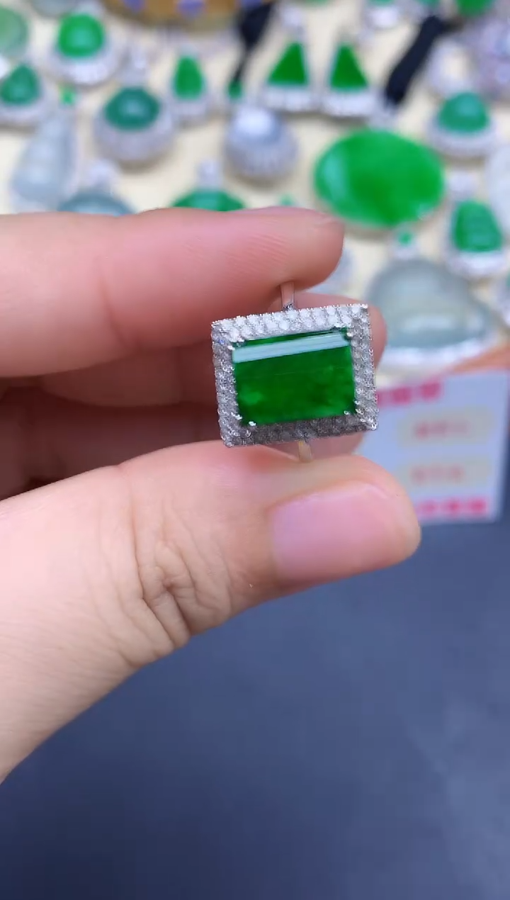 18K金镶嵌戒指翡翠214-中国好珍宝