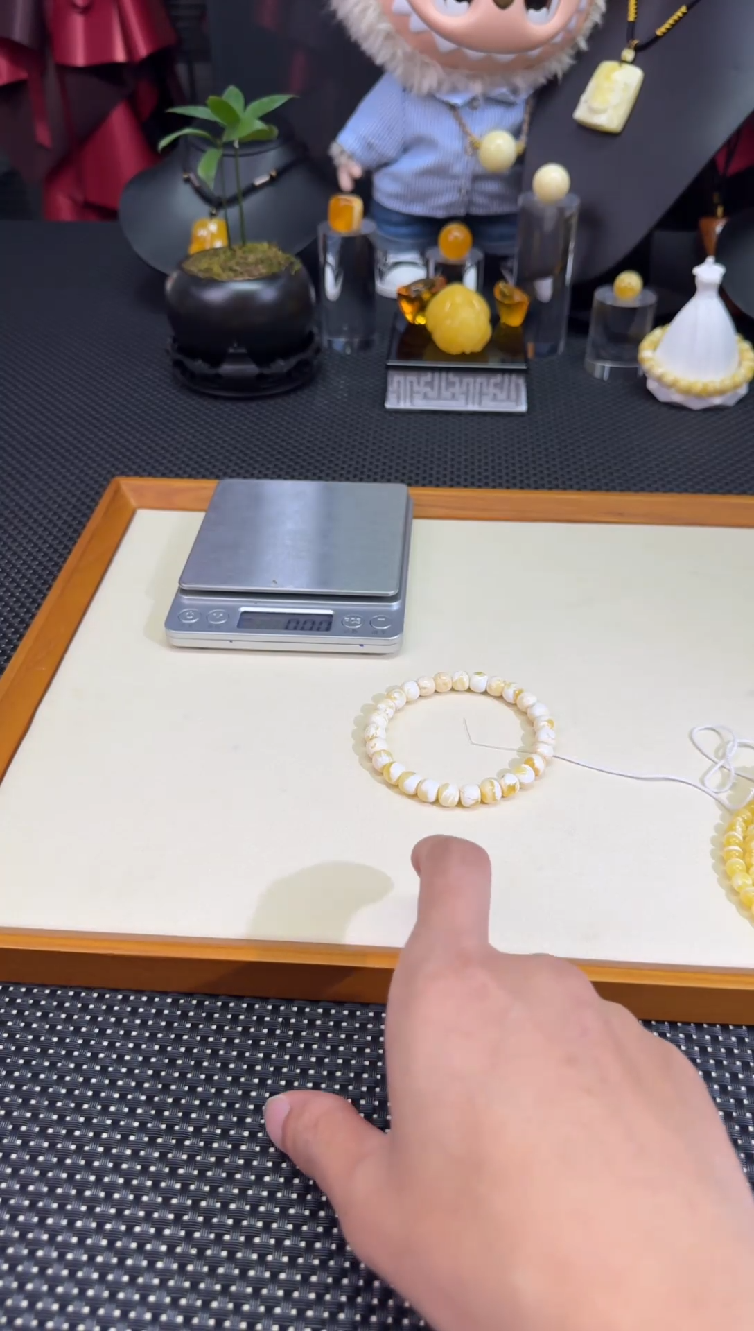 裸石琥珀未镶嵌宝衡 金漆白 8.5mm