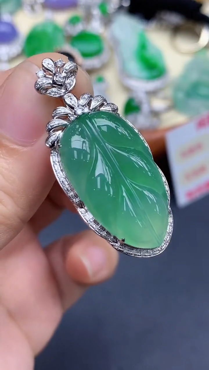 颈饰18K金镶嵌翡翠492-中国好珍宝