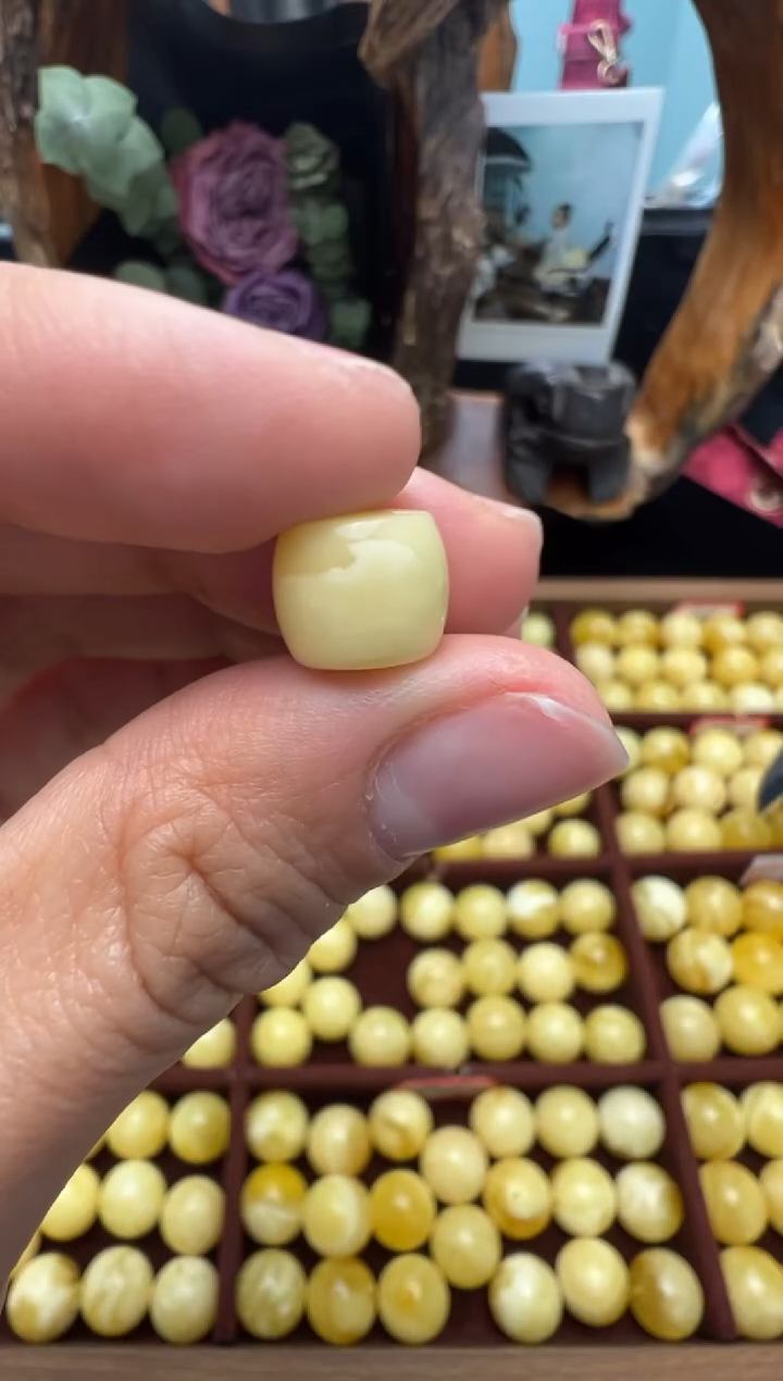 【闪购商品】蜜蜡裸石未镶嵌俄料直切9.9*8.4mm0.596克