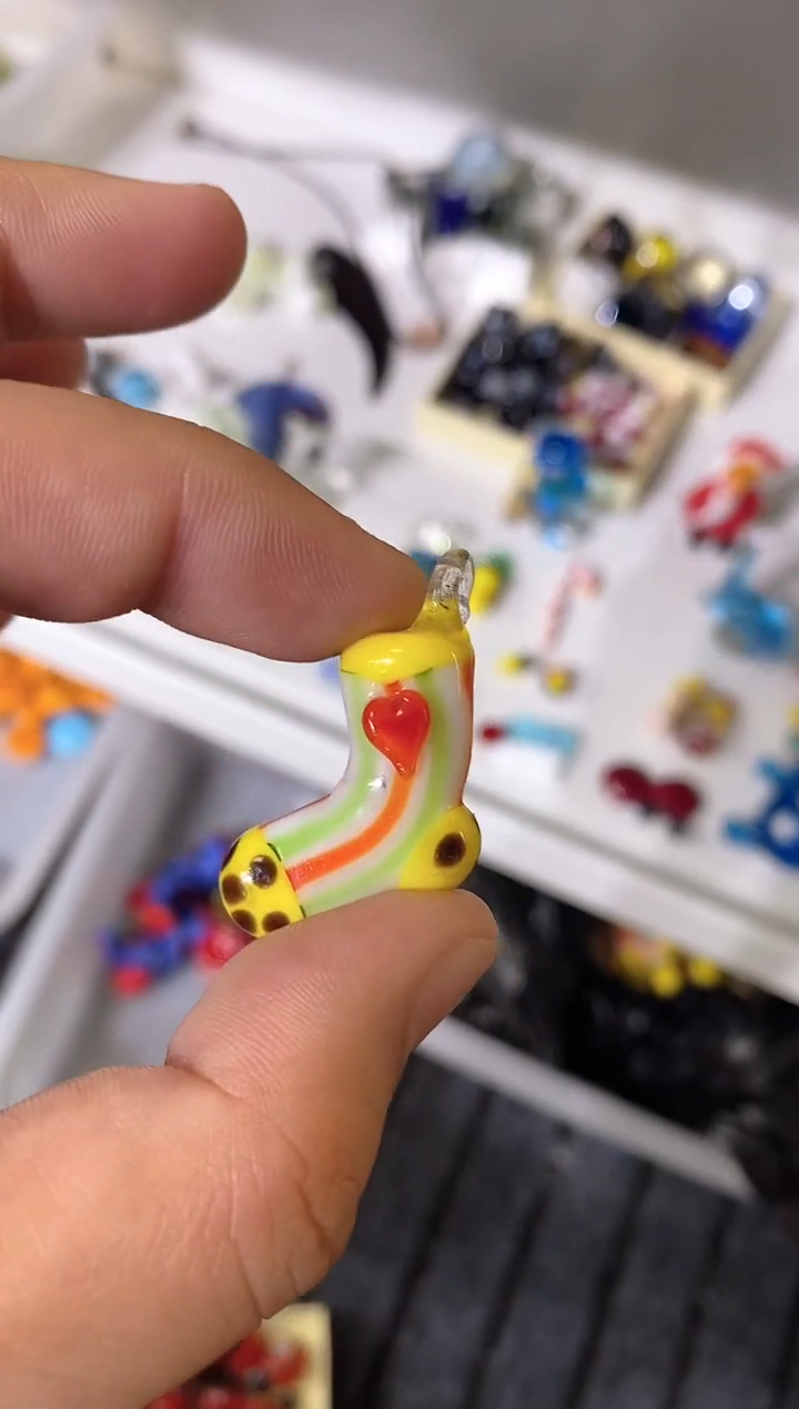 琉璃手工艺品挂钩袜子