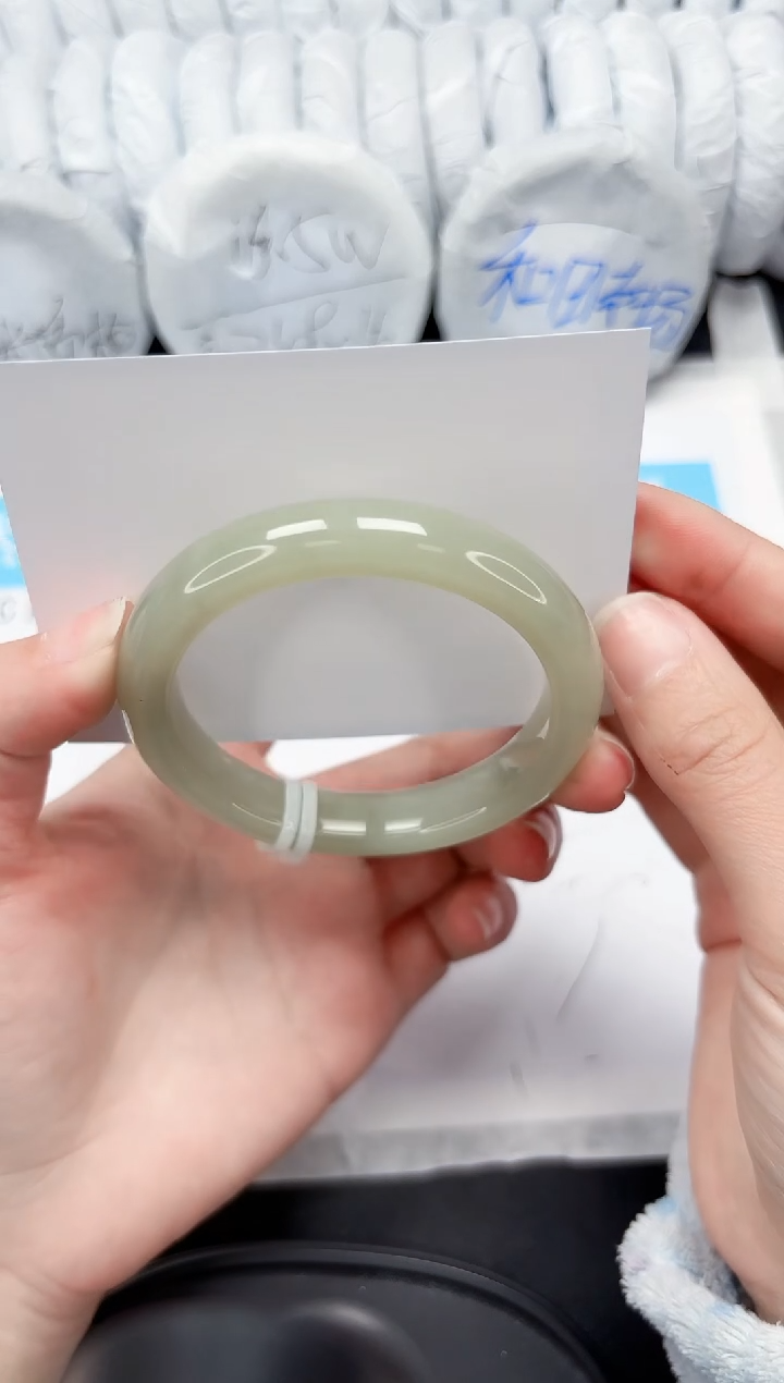 【闪购商品】和田玉手镯未镶嵌302-56.6