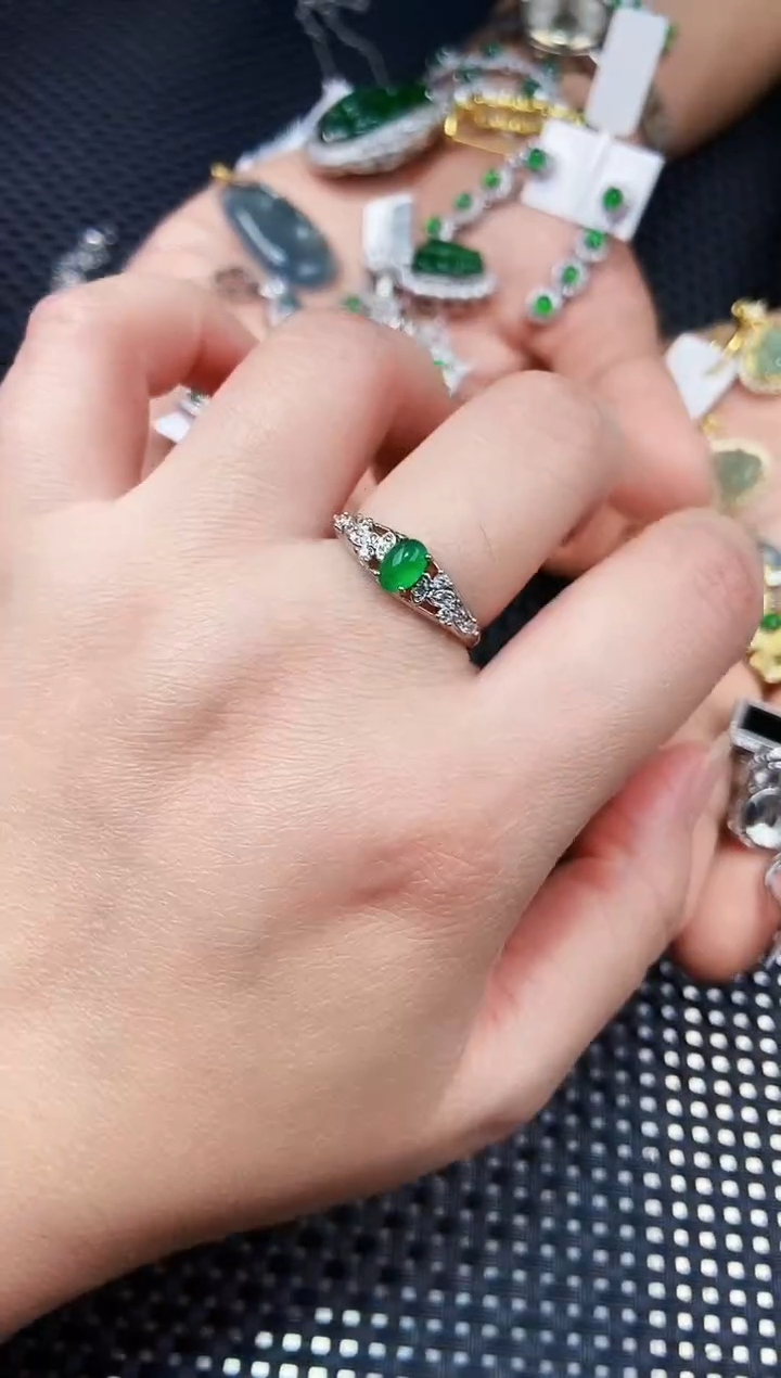 【闪购商品】翡翠戒指未镶嵌11111111