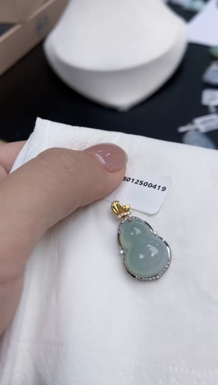 【闪购商品】翡翠颈饰18K金镶嵌天然缅甸翡翠A货