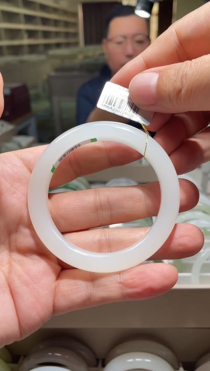 未镶嵌手镯和田玉57圈口 0387