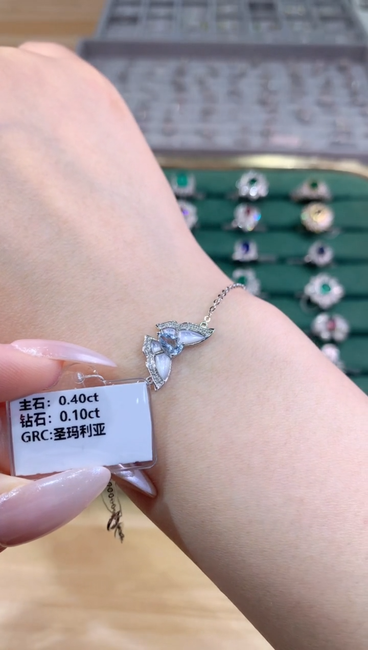 18K金镶嵌手链海蓝宝石手链