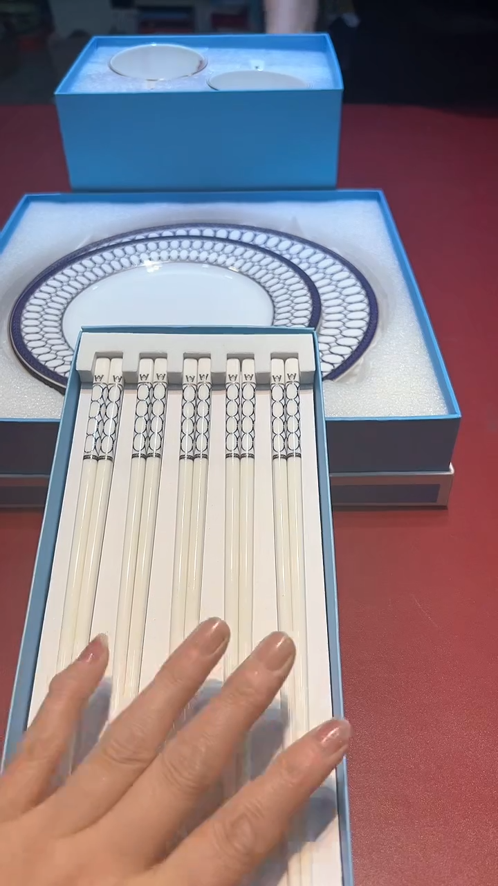 【闪购商品】瓷片锅碗瓢盆一件不剩