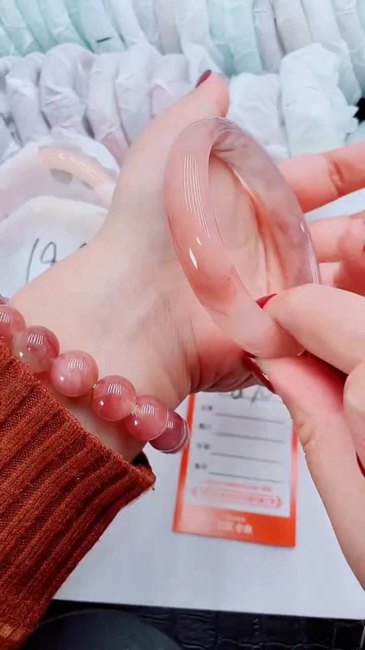 【闪购商品】石英质玉手镯未镶嵌Q70-61-62