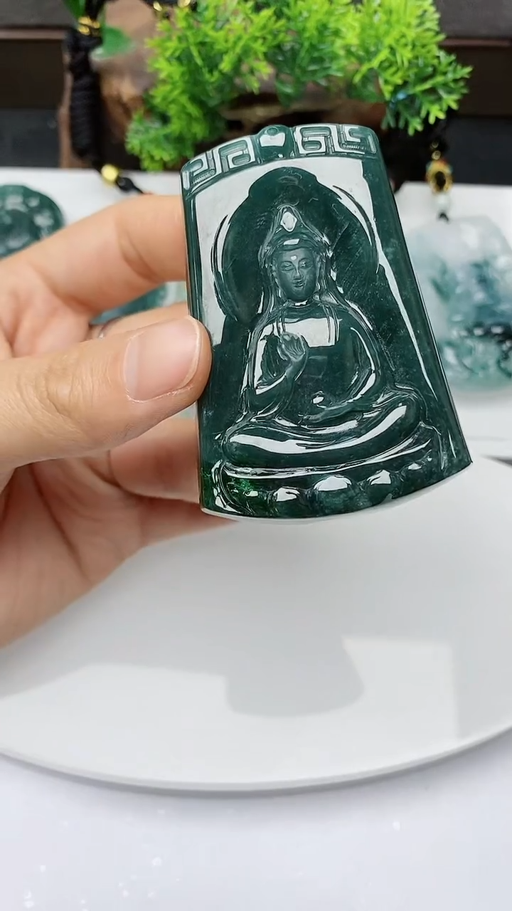 【闪购商品】翡翠颈饰未镶嵌