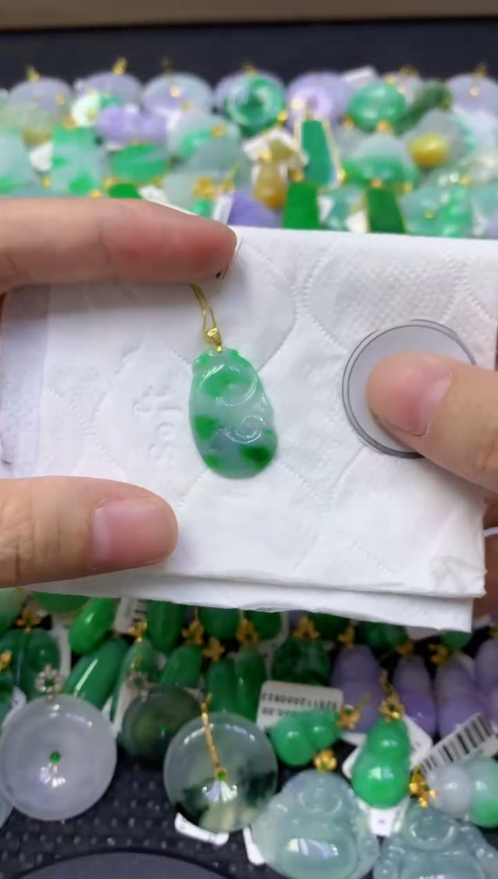 颈饰18K金镶嵌翡翠天然缅甸翡翠A货