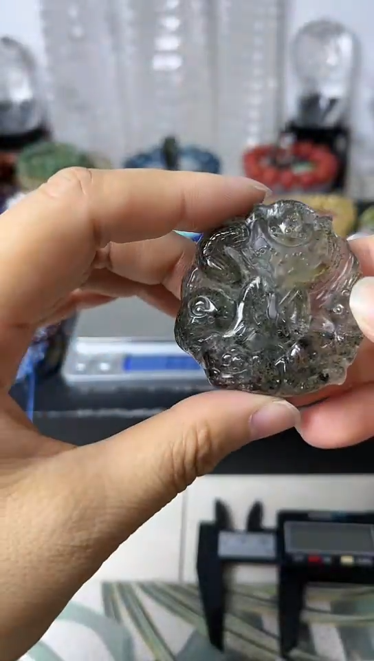 【闪购商品】水晶颈饰未镶嵌矿坑