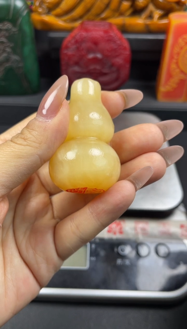 寿山石印石高山晶葫芦扭（如意）